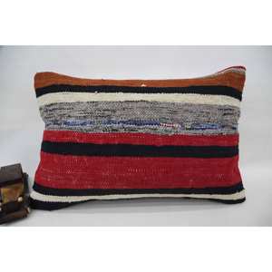 Almohada tejida de lana multicolor Kilim Patchwork de 16x24 pulgadas con patrón vintage - Product Image 1