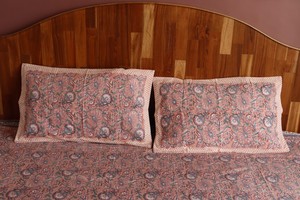 Juego de Sábanas con Estampado Artesanal, Ropa de Cama de Algodón Cambray, Colcha Hecha a Mano en India con Fundas de Almohada, Tamaño Queen y King - Product Image 4