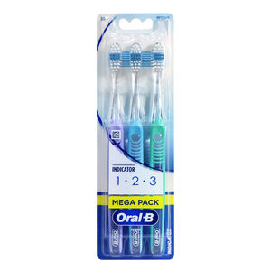 Cepillo de dientes Oral-B con 3 cabezales de repuesto blanco - Product Image 5