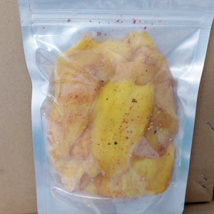 El Mango Seco proviene principalmente de azúcar natural con Chile y sal - Product Image 1