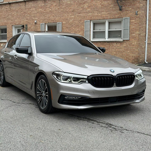 BMW 540i xDrive Turbo 6 cylindres à transmission intégrale, cuir gauche, toit ouvrant panoramique, caméra arrière 360°, Euro VI, écran tactile, très bien équipé - Product Image 1