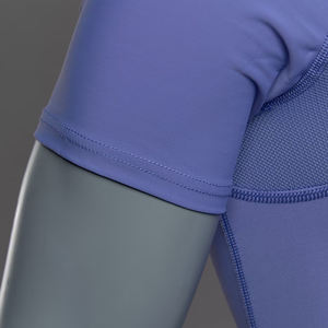Haut d'entraînement col en V léger et respirant à séchage rapide pour femmes personnalisé couche de base de yoga à manches courtes spandex/nylon maigre - Product Image 2