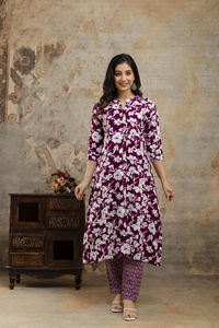 2024 vente chaude a-ligne vêtements ethniques-deux pièces rayonne Kurti pantalon ensemble bouton avant poche pour tenue décontractée - Product Image 3