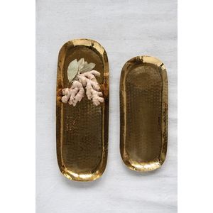 Magnifique plateau de service en laiton, idéal pour les maisons souhaitant une touche de décoration ethnique, transformant l'espace de la cuisine et de la salle à manger. - Product Image 4