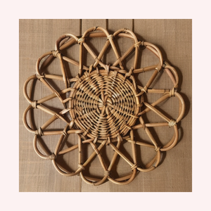 Decoración de pared de ratán artesanal Premium y Metal, elegancia Tropical tejida a mano para el estilo moderno del hogar y el Resort - Product Image 3