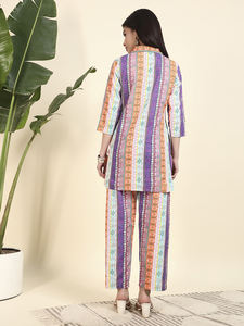 Ensemble d'été pour femme en coton tricoté premium, chemise rayée à manches trois quarts et col mandarin, et pantalon palazzo court fendu au genou | - Product Image 6