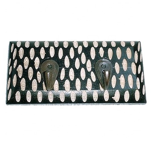 Double patère moderne vintage en bois de manguier massif et métal avec design décoratif pour la décoration intérieure, cadeaux de Noël - Product Image 1