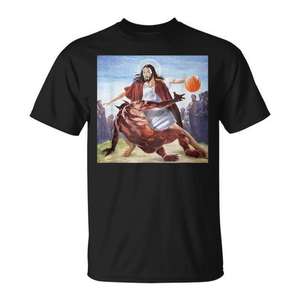 Camiseta de manga corta con cuello redondo y estampado digital de Jesús crucificado contra el diablo, regalo religioso para mujeres cristianas. - Product Image 1
