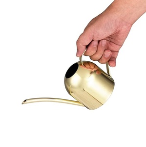 บัวรดน้ำโลหะชุบทองหรูหรา พร้อมหูหิ้ว ปรับแต่งความจุได้ (1-10 ลิตร) ใช้ในสวนระเบียง คุณภาพสูง สวยงาม - Product Image 5