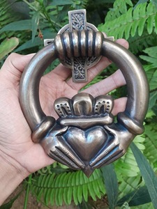 Hand Heart Design <b>Door</b> <b>Knocker</b> Gold Finished for Home Office Hotel <b>Front</b> <b>Door</b> Villa Apartments and Romantic Inspired Decoration - Product Image 6
