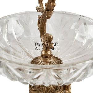 Candelero de latón antiguo y cristal, diseño floral adornado, candelabro de inspiración vintage de lujo, decoración elegante para el hogar - Product Image 5