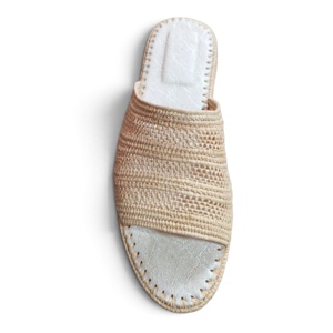 Sandales plates en paille et raphia marocaines à bout fermé, faciles à enfiler, respirantes, tendance estivale, doublure en cuir véritable, perles artisanales faites à la main - Product Image 1