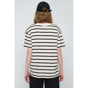 เสื้อยืดลายทางแบบพื้นฐาน - Product Image 5