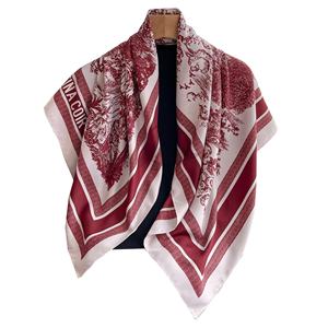 Éclat subtil fabriqué à la main bord ethnique foulard en soie longue longueur motif floral 100% soie imprimé sur mesure multifonctionnel en gros - Product Image 4