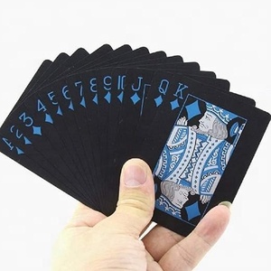 Cartes à jouer noires en feuille d'aluminium personnalisées, impression lisse imperméable, vente en gros, papier à cœur bleu 300 g/m², cartes à jouer de poker personnalisées - Product Image 2