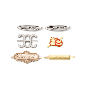 Etiquetas de ropa de estilo moderno personalizadas profesionales etiquetas de Metal personalizadas para bolsos de ropa camisetas y accesorios - Product Image 5