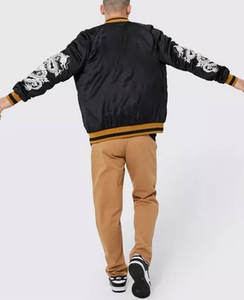 Veste de baseball personnalisée OEM vierge en vente en gros veste universitaire en satin respirant vintage avec broderie en chenille de grande taille - Product Image 3