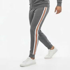 Ensemble de survêtement noir à rayures orange et blanches pour hommes, 2 pièces - Product Image 6