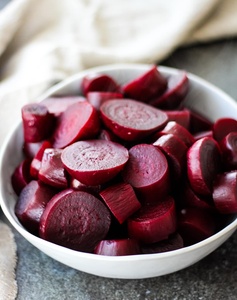 CUBES DE BEETROOT CONGELÉS DE QUALITÉ SUPÉRIEURE/GRADE IQF/PRÊT À CUIRE OU PROCÉDÉ POUR USAGE INDUSTRIEL - Product Image 1