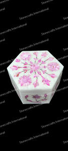 Belle boîte à bijoux en marbre haute sur demande pour l'organisation de bijoux à la mode disponibles à la vente - Product Image 5