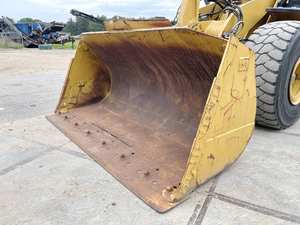 Chargeuse sur pneus Caterpillar 966 d'occasion de haute qualité à un bon prix Excellent état Composants de base Moteur Marque Cat Pompe de boîte de vitesses - Product Image 6