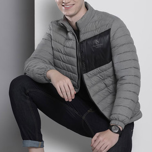Vente en gros de doudoune d'hiver pour hommes col montant avec logo sur le devant Matériau en polyester imperméable pour l'extérieur Styles de joueurs - Product Image 2