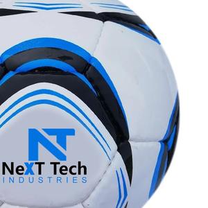 Balón de entrenamiento de fútbol de Next Tech Industries, material de PU para fines de entrenamiento con diseño personalizado y logotipo personalizado - Product Image 5