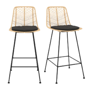 Tabouret de bar haut en rotin à vendre avec pied en métal noir pour meubles de restaurant et de bar design moderne à vendre - Product Image 1