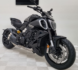 Nueva Ducatis Diavels V4 de alta calidad-¡EN STOCK AHORA! 2025 LISTO PARA SER ENVIADO A TODO EL MUNDO - Product Image 1