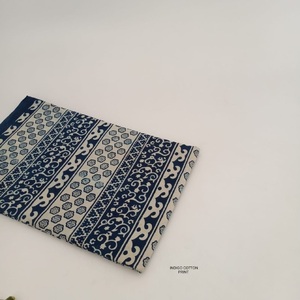 Hermosas telas ligeras de algodón con estampado de bloques a mano, estampado de bloques índigo azul para camisas de niñas, ropa de uso multiusos - Product Image 1