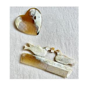 Peigne en corne outil artisanal durable et écologique finition lisse polie fabriqué à partir de corne idéal pour le toilettage des cheveux et de la barbe - Product Image 4