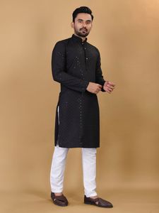 Nouvelle collection de kurtas pour hommes avec de riches broderies sur le devant et le dos, en vente en ligne - Product Image 4