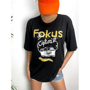 เสื้อยืดคอกลมแขนสั้นผู้ชาย Mybeefashion Fokus ผลิตจากผ้าฝ้าย 100% สีดำ มีจำหน่ายในไซส์ S-M และ L-XL สำหรับใส่ลำลอง - Product Image 1