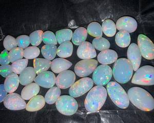 Lot de 42 cabochons d'opale éthiopienne naturelle, 307 carats, multicolores, pour la fabrication de bijoux - Product Image 1