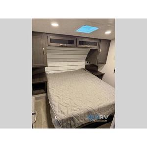 Caravane Keystone RV Cougar Sport 2100RK 2025, 26 pieds 3 pouces, avec accessoires intérieurs haut de gamme - Product Image 6