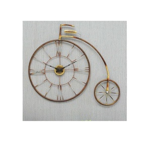 มาตรฐานโลหะเหล็กนาฬิกาแขวนเลขโรมันรูปลอกที่น่าสนใจตกแต่งบ้านนาฬิกาแขวนการออกแบบที่น่าสนใจนาฬิกาแขวน - Product Image 5