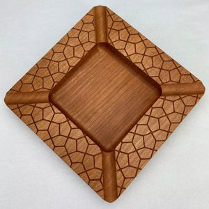 Cendrier en bois compact pour une utilisation de voyage petit et léger idéal pour les voyages en plein air et option de transport pratique - Product Image 1