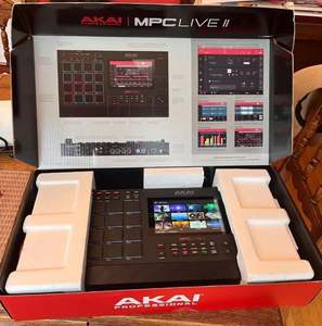 NOUVEAU FAV Centre de production musicale autonome professionnel MPC Live II en métal avec kit de câbles - Product Image 1