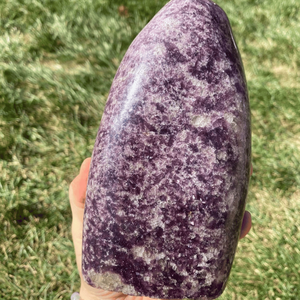 Piedra curativa tallada de cristal de forma libre de lepidolita pulida Natural para decoración del hogar, mascota de equilibrio de energía Reiki de meditación - Product Image 5