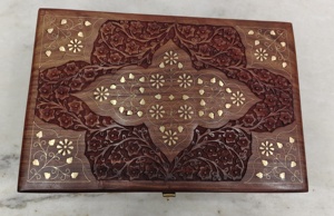 Brazalete de madera Sheesham tallado a mano Premium y caja de maquillaje con trabajo de incrustaciones de latón (15x10) - Product Image 5