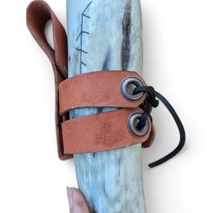 Cuerno para beber de buey vikingo Diseño único Cuerno para beber de vaca con cinturón de cuero Ofrecido a precios bajos por Word Craft Impex India - Product Image 3