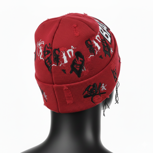 หมวกบีนนี่ถักเนื้อผ้าพรีเมียม 300 GSM สีแดงลายดิสเทรส ผ้านุ่มอุ่น พร้อมปักโลโก้แบบกำหนดเองด้วยเทคนิคแจ็คการ์ด - Product Image 5