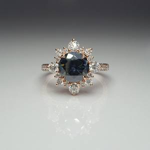 Anillo de Diamante Moissanita Redondo Azul Original con Halo de Flores Vintage, Plata 925 con Baño de Oro Rosa, Regalo Clásico de Boda - Product Image 2