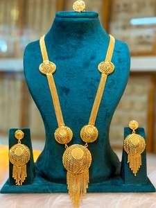 Ensemble de bijoux de mode vintage de Dubaï plaqué or 24 carats Boucles d'oreilles Bracelets Peignes Broches Cuivre Matériel Diamant Bulgarie Cuivre - Product Image 3