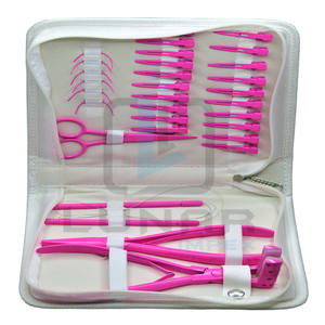 LUNAR ofrece un nuevo kit de herramientas para extensiones de cabello de fabricación en color rosa fuerte con accesorios personalizados - Product Image 1