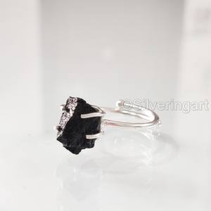 Joyería de piedra en bruto Anillo de mujer Piedra preciosa de turmalina negra natural Anillo bohemio de piedra natal de Octubre Anillo de plata esterlina 925 - Product Image 2