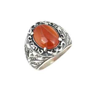 Anillo Ovalado de Ágata Roja para Hombre - Plata de Ley 925 con Patrón de Hiedra Grabado a Mano, Joyería de Moda - Product Image 1