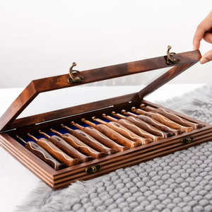 Estuche de gancho de ganchillo de madera Caja de palisandro hecha a mano para tejer ganchillo Para tejer y ganchillo - Product Image 1