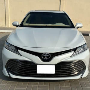Para Camry Hybrid LE 2024 AWD, Asientos de Cuero, ACC, SUV, Volante a la Izquierda, R18, Techo Panorámico Automático, Cámara Trasera 360 - Product Image 1