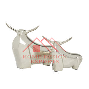 Taureau Figure Sculpture de table pour décoration de bureau Vente en gros Prix le plus bas en aluminium Coulée Taureau Animal Sculpture best-seller - Product Image 1